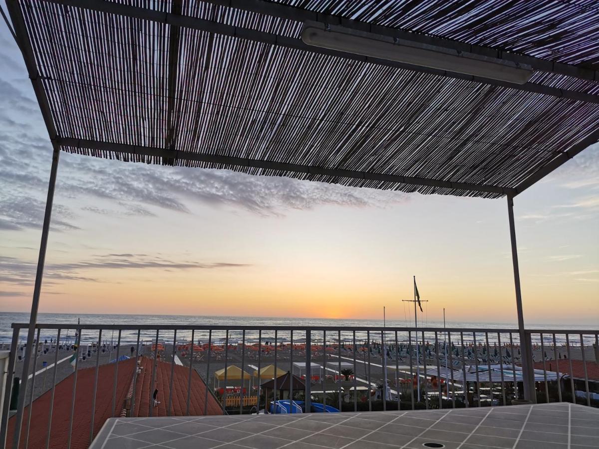 Ferienwohnung Viareggio Sul Mare Exterior foto